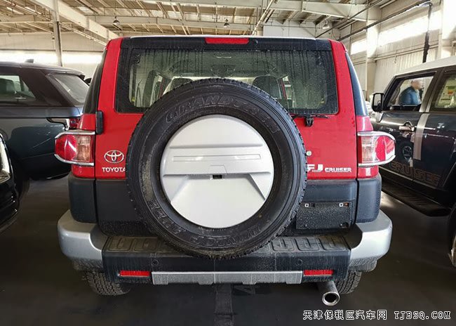 2019款豐田FJ酷路澤中東版 8氣囊/17輪/雙差現(xiàn)車51萬購