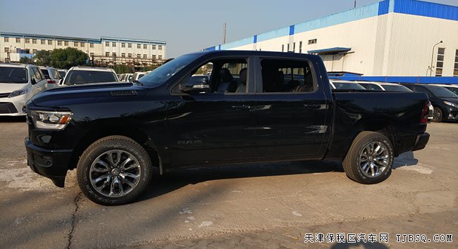 2019款道奇公羊5.7L運動版 20輪/全景天窗/真皮現(xiàn)車46萬
