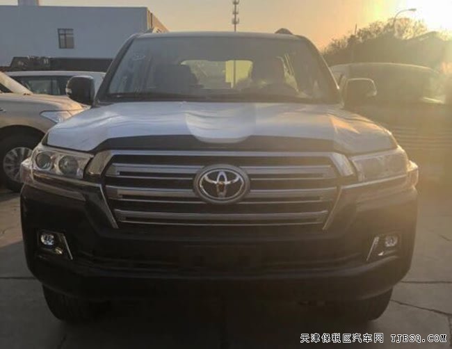 18款豐田酷路澤4000中東版 雙差/18輪/8氣囊現(xiàn)車70.5萬(wàn)