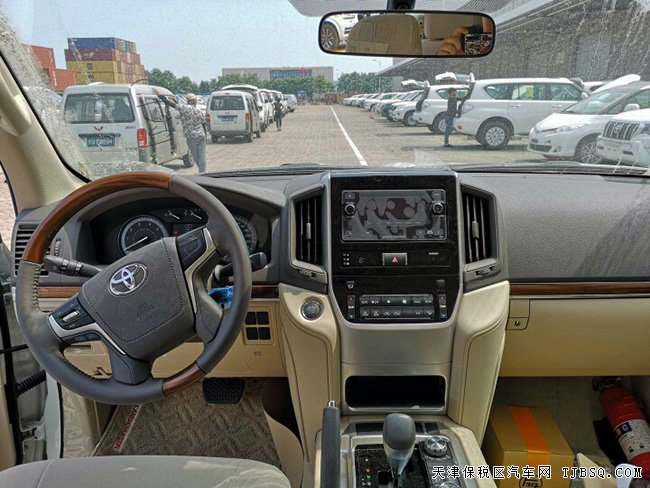 2018款豐田酷路澤4600中東版 7座/天窗/外掛現(xiàn)車80.8萬