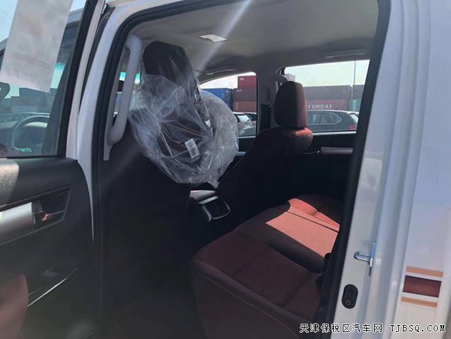 18款豐田海拉克斯2.7L中東版 6速/3氣囊/17輪現(xiàn)車26.8萬