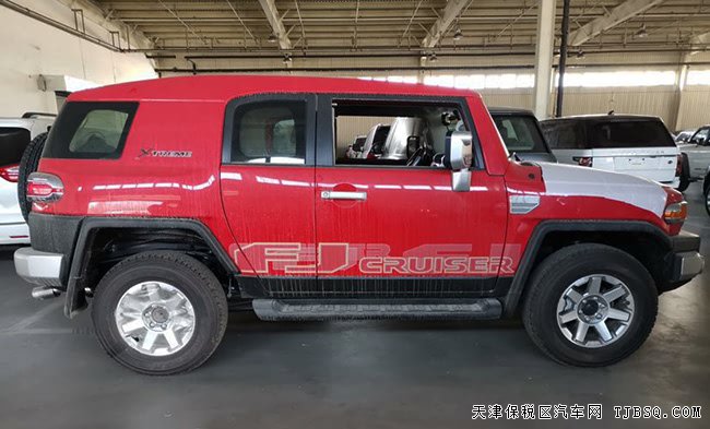 2019款豐田FJ酷路澤4.0L中東版 天津港現(xiàn)車勁惠