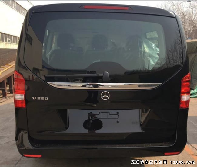 2018款奔馳V250中東版 7座/17輪/金屬漆/電動門現(xiàn)車45萬