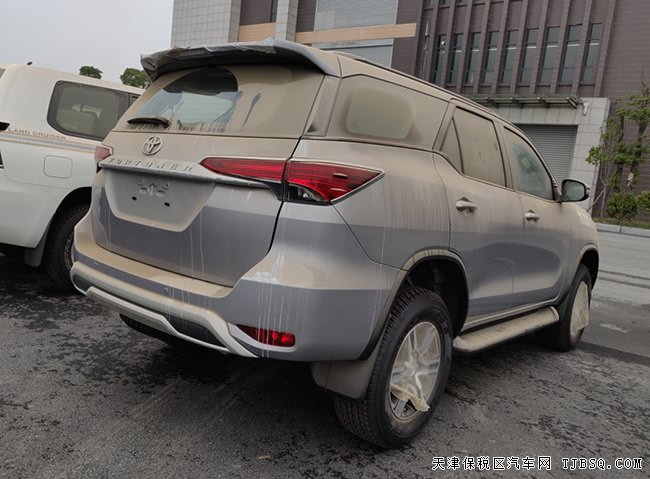 18款豐田穿越者2700中東版 17鋁輪/3氣囊/7座現(xiàn)車(chē)31.5萬(wàn)