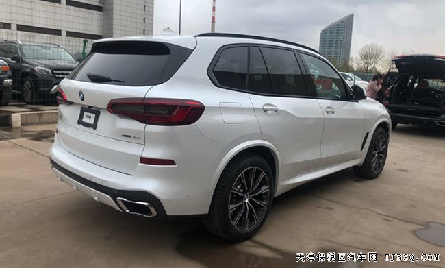 2019款寶馬X5M加規(guī)版 全景天窗/大豪華包/M包預定83萬