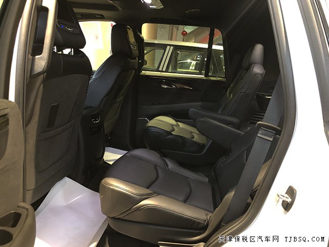 18款凱迪拉克凱雷德6.2L加規(guī)版 22輪/按摩座椅現(xiàn)車150萬