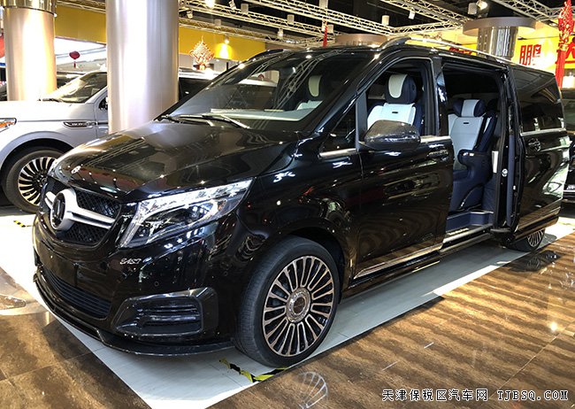 2018款奔馳V250中東版 19輪/商務(wù)座椅/小桌板現(xiàn)車95萬