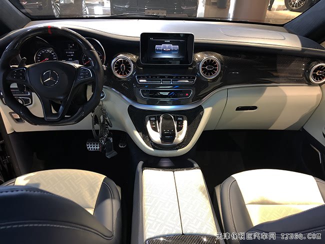 2018款奔馳V250中東版 19輪/商務(wù)座椅/小桌板現(xiàn)車95萬