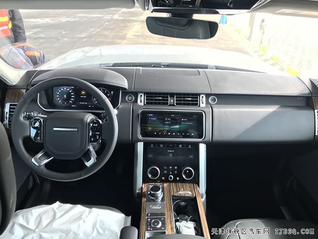 2019款路虎攬勝3.0T汽油加長版 20輪/全景天窗現(xiàn)車142萬