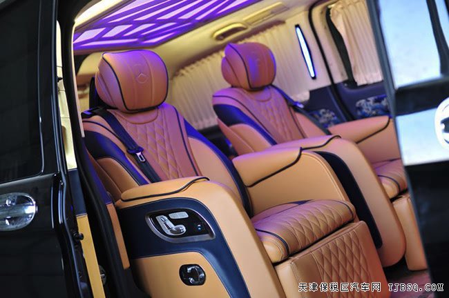 2019款奔馳V250中東版 19輪/LED大燈/商務(wù)座椅現(xiàn)車62萬(wàn)