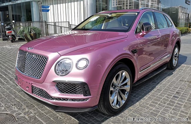 2019款賓利添越4.0T汽油版 22輪/金屬漆/天窗現(xiàn)車(chē)330萬(wàn)