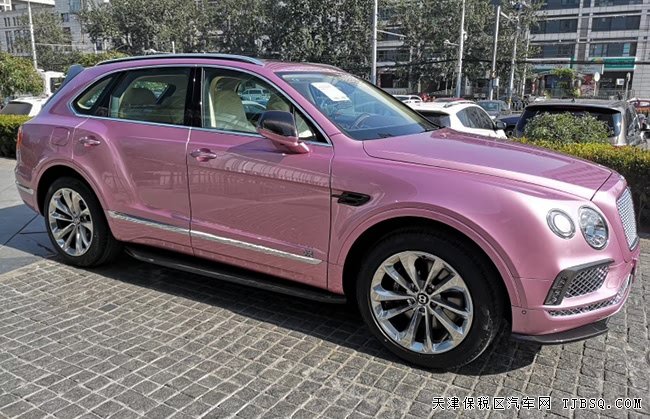 2019款賓利添越4.0T汽油版 22輪/金屬漆/天窗現(xiàn)車(chē)330萬(wàn)