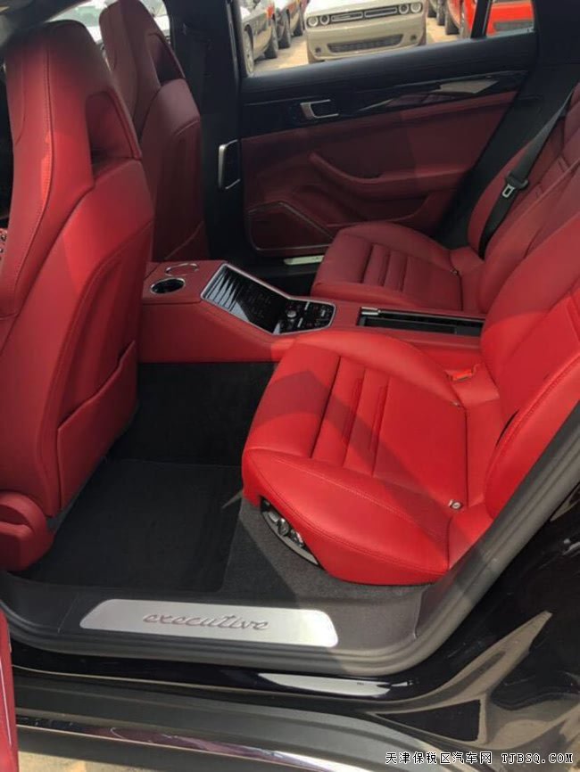 2019款保時(shí)捷Panamera4S加規(guī)版 經(jīng)典轎跑優(yōu)惠走俏