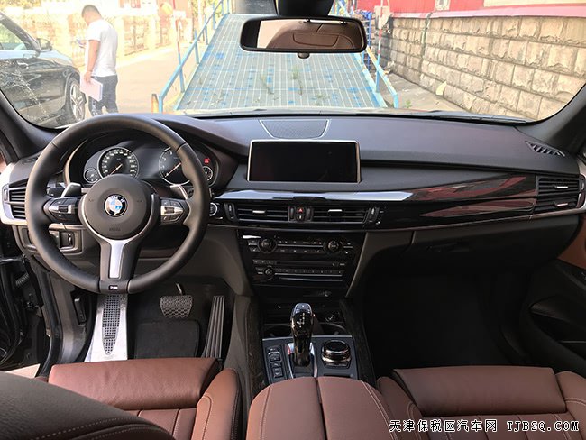 平行進(jìn)口車18款寶馬X5M加規(guī)版 天津港現(xiàn)車酬賓