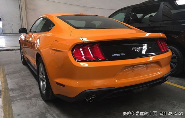 2019款福特野馬2.3T加規(guī)版跑車 10速/17輪/氙燈現(xiàn)車31萬