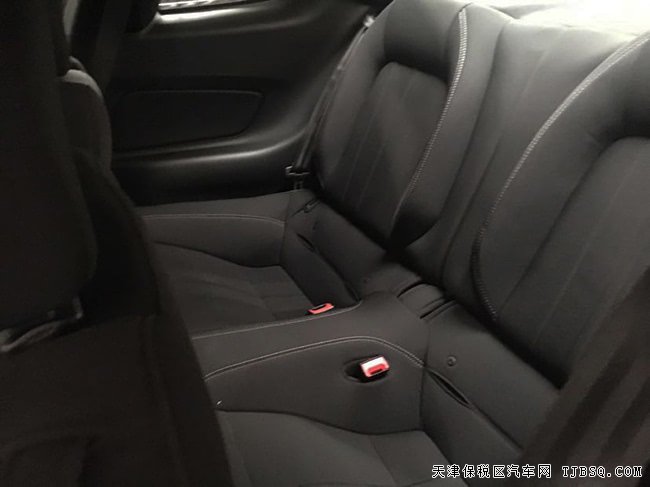 2019款福特野馬2.3T加規(guī)版跑車 10速/17輪/氙燈現(xiàn)車31萬