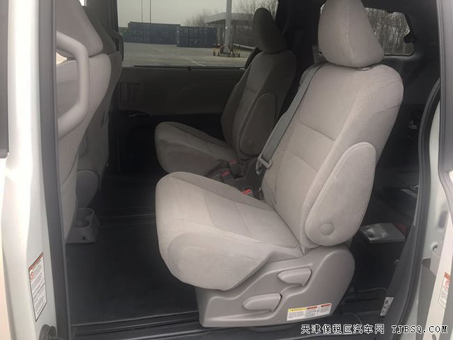 2019款豐田塞納3.5L兩驅(qū)XLE版 17輪/7座手續(xù)現(xiàn)車42.5萬