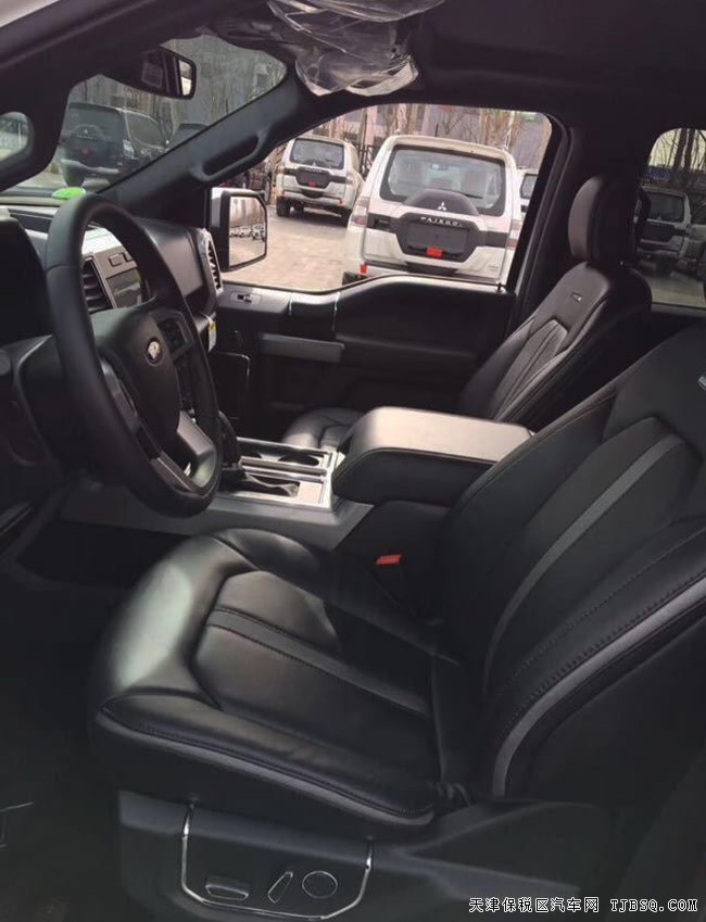 2018款福特F150白金版 BO音響/20輪/全景天窗現(xiàn)車43.5萬
