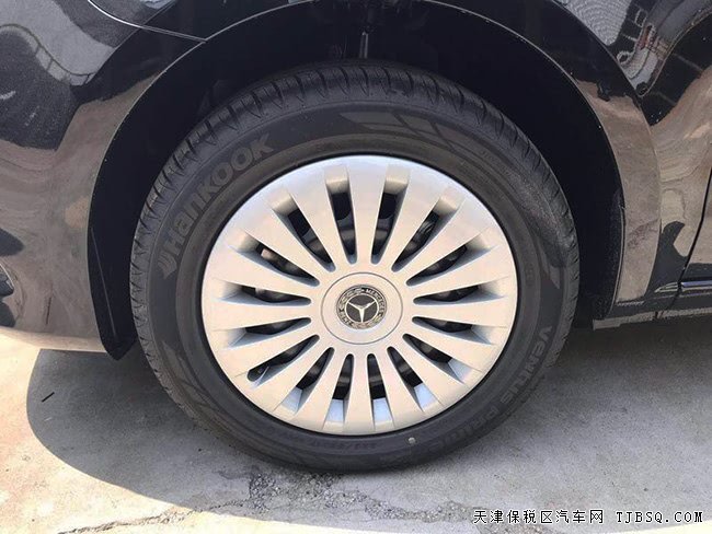 18款奔馳V250中東版 金屬漆/7座/雙電動(dòng)門現(xiàn)車45萬盡享