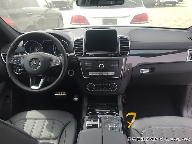 2019款奔馳GLE400墨西哥版 3.0T運動SUV現(xiàn)車酬賓