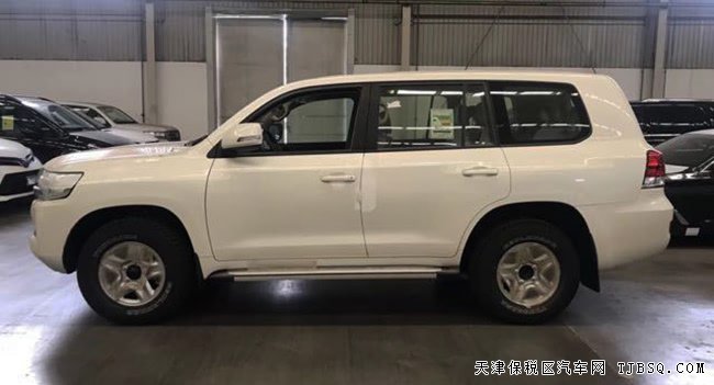 2018款豐田酷路澤4500中東版 柴油版現(xiàn)車優(yōu)惠專享