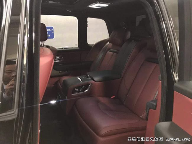 2019款勞斯萊斯庫里南6.7T加規(guī)版 四座/后桌板現(xiàn)車670萬