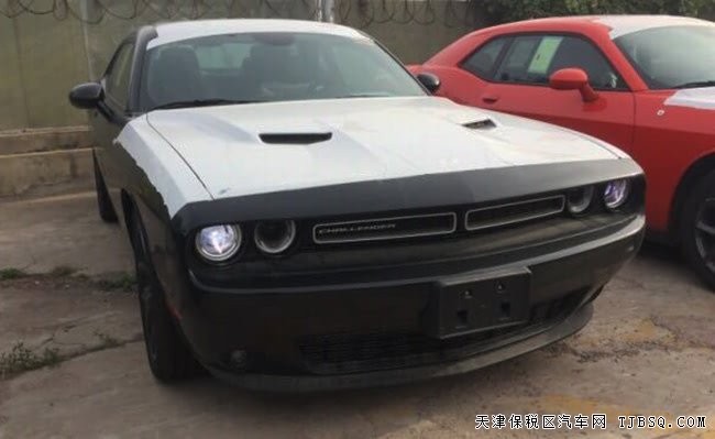 18款道奇挑戰(zhàn)者SXT Plus版 20輪/性能包/賽道包現(xiàn)車42萬