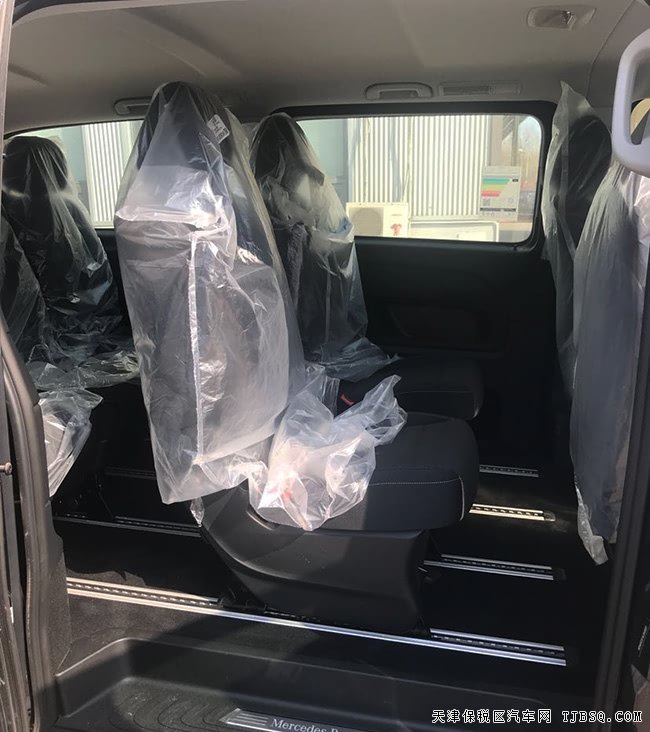 2018款奔馳V250中東版 17輪/LED大燈/電動門現(xiàn)車45.8萬