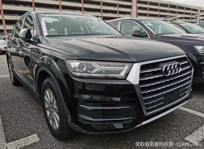 平行進口車18款奧迪Q7歐規(guī)版 5座/18輪/全景現(xiàn)車52.5萬