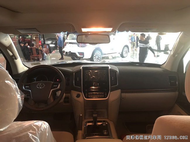 19款豐田酷路澤5700中東版 金屬漆/18輪/天窗現(xiàn)車88.5萬