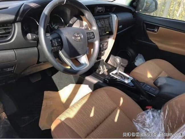 平行進(jìn)口車(chē)豐田穿越者2700中東版 19款現(xiàn)車(chē)酬賓