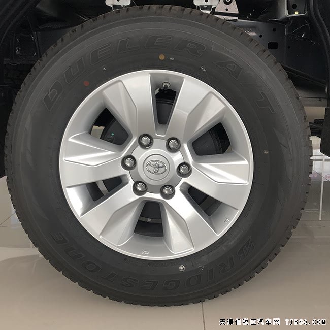 2019款豐田海拉克斯2.7L中東版 平行進口皮卡現(xiàn)車31.8萬