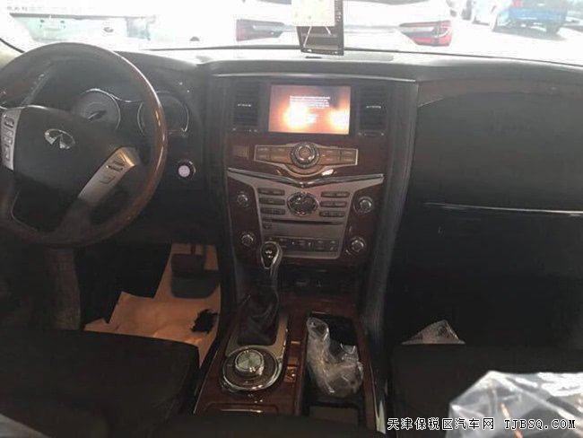平行進(jìn)口車英菲尼迪QX80中東版 18款現(xiàn)車津城鉅惠