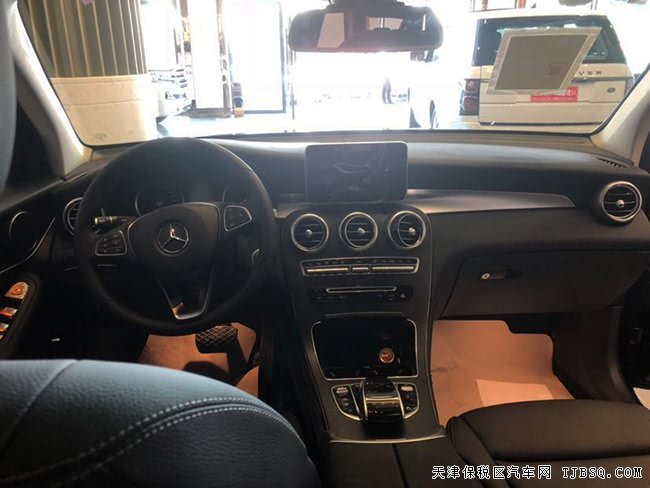 2019款奔馳GLC300墨規(guī)版 全景天窗/19輪/氙燈現(xiàn)車40.5萬
