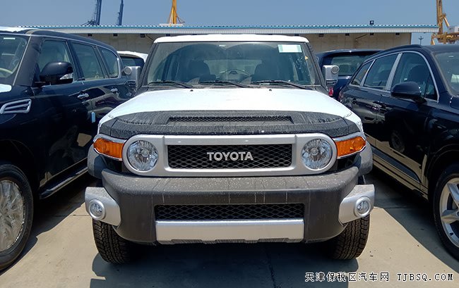 2019款豐田FJ酷路澤4.0L中東版 天津港現(xiàn)車精選
