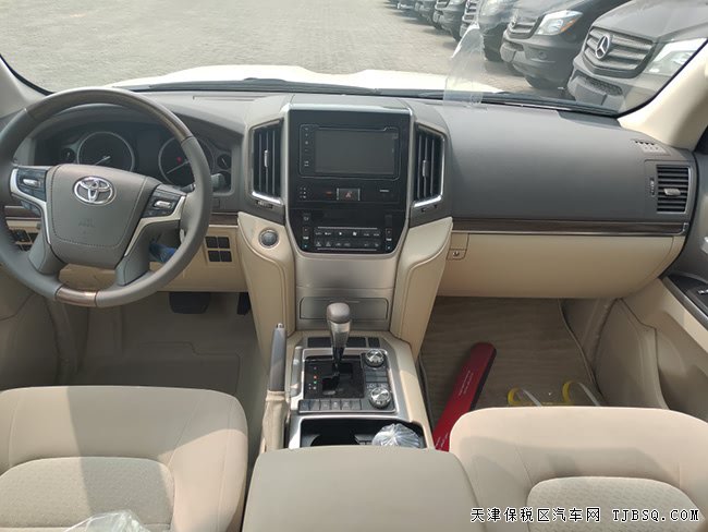 2019款豐田酷路澤5700中東版 18輪/氣泵/天窗現(xiàn)車98.8萬(wàn)