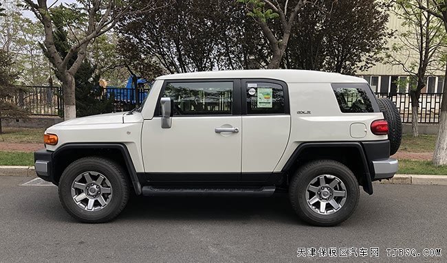 2019款豐田FJ酷路澤中東版 4.0L現(xiàn)車震撼專享