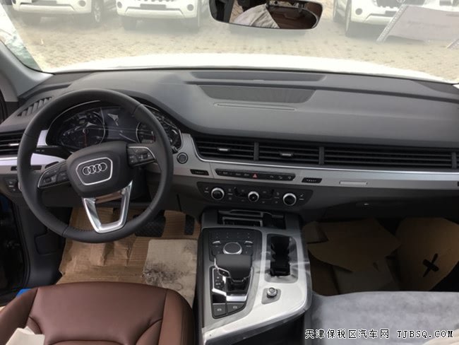 19款?yuàn)W迪Q7歐規(guī)版2.0T 18輪/電尾門/全景天窗現(xiàn)車51.8萬