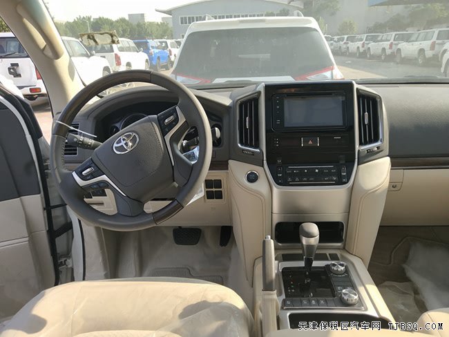 2019款豐田蘭德酷路澤5700中東版 保稅區(qū)優(yōu)惠尊享