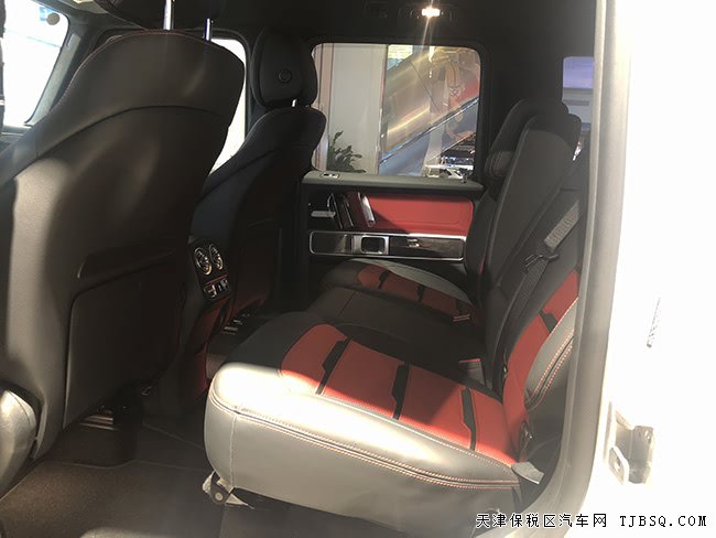 2019款奔馳G63AMG加版 駕駛輔助包/21輪/天窗現(xiàn)車(chē)268萬(wàn)