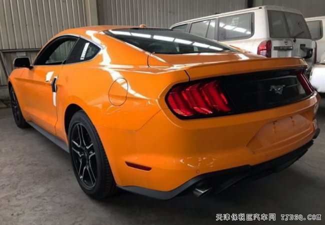2019款福特野馬2.3T加規(guī)版 18熏黑輪/遙啟現(xiàn)車32萬優(yōu)享
