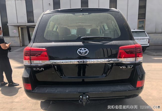 19款豐田酷路澤5700中東版 18輪/遙啟/12氣囊現(xiàn)車106萬(wàn)