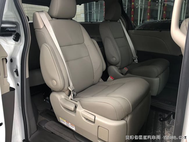 2019款豐田塞納3.5L兩驅(qū)XLE版 7座/18輪/天窗現(xiàn)車(chē)46萬(wàn)