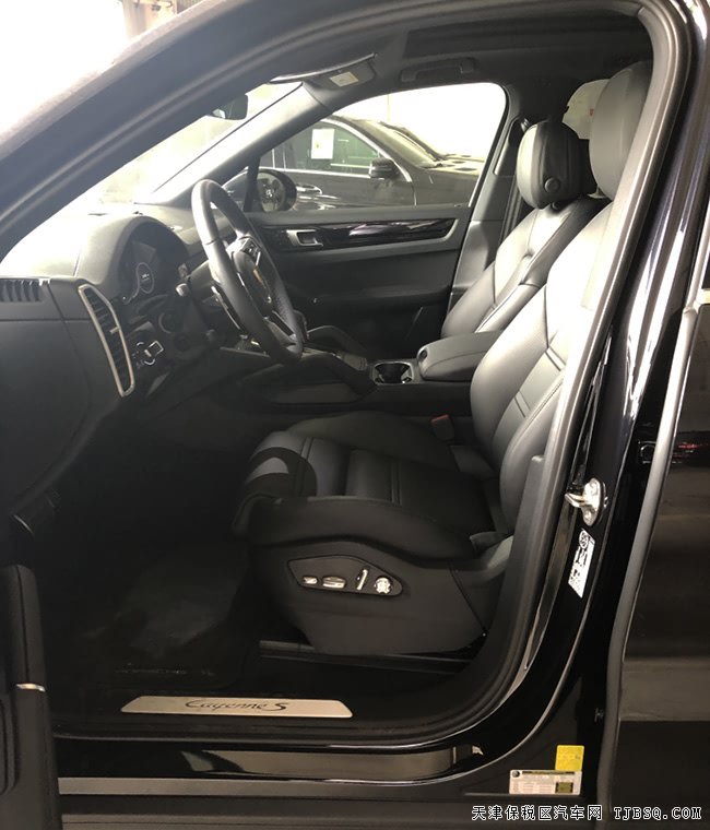 2019款保時捷卡宴2.9T加規(guī)版 通風/小豪華包現(xiàn)車102萬