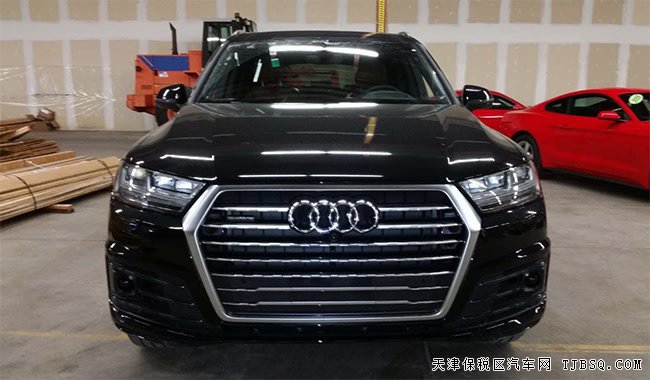 平行進(jìn)口車(chē)19款?yuàn)W迪Q7加規(guī)版 S-line包/環(huán)影現(xiàn)車(chē)59.5萬(wàn)
