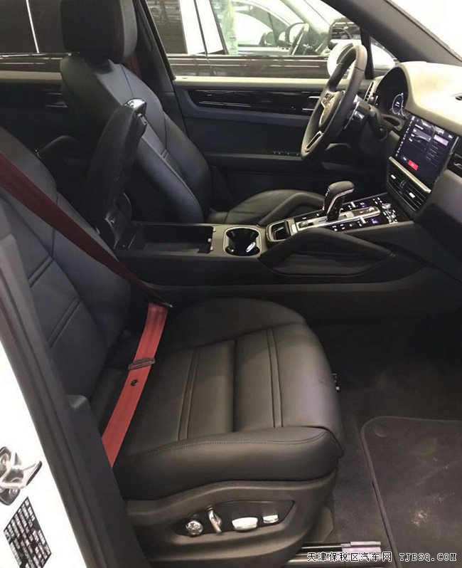 2019款保時(shí)捷卡宴3.0T加規(guī)版 大豪華包/21RS輪現(xiàn)車88萬(wàn)