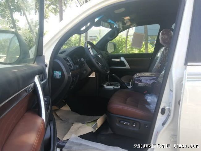 19款豐田酷路澤5700中東版 20輪/遙啟/大包圍現(xiàn)車126萬(wàn)