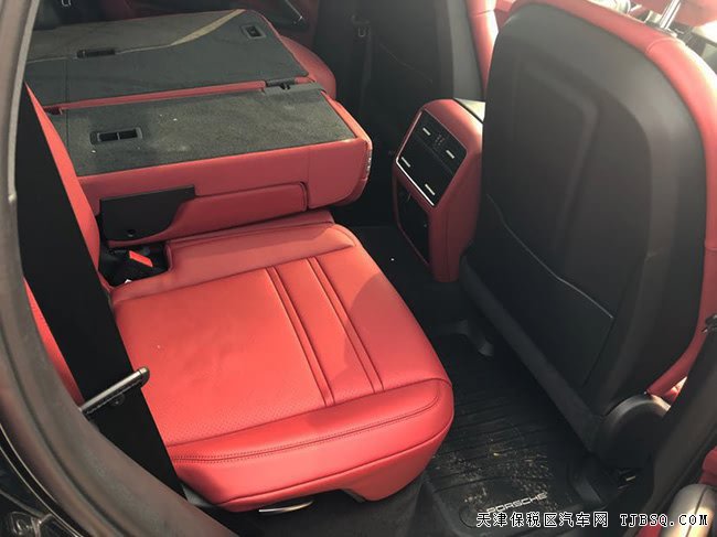 2019款保時捷卡宴3.0T加規(guī)版 20輪/大豪華包現(xiàn)車91萬購