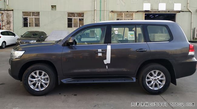 2019款豐田酷路澤5700中東版 12氣囊/18輪/遙啟現(xiàn)車(chē)96萬(wàn)