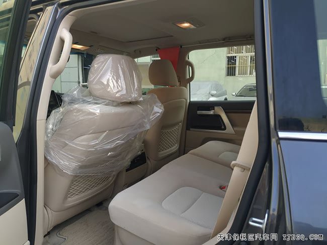2019款豐田酷路澤5700中東版 12氣囊/18輪/遙啟現(xiàn)車(chē)96萬(wàn)